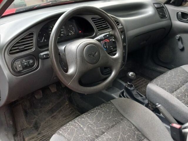 Красный ЗАЗ Ланос, объемом двигателя 1.4 л и пробегом 65 тыс. км за 3700 $, фото 4 на Automoto.ua