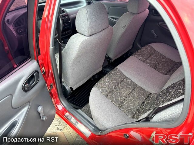 Червоний ЗАЗ Ланос, об'ємом двигуна 1.4 л та пробігом 44 тис. км за 3700 $, фото 11 на Automoto.ua