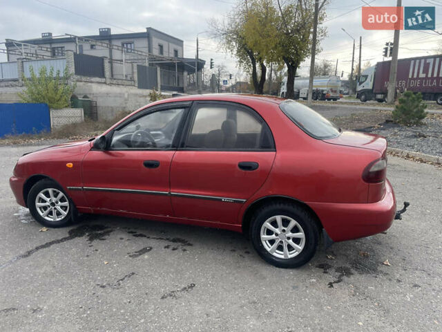 Красный ЗАЗ Ланос, объемом двигателя 1.39 л и пробегом 180 тыс. км за 1750 $, фото 6 на Automoto.ua