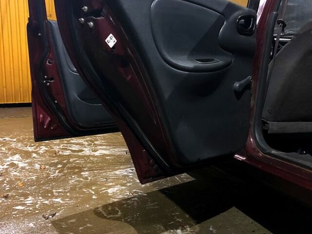 ЗАЗ Ланос 2009 в Диканьке на Automoto.ua Красный ЗАЗ Ланос, объемом двигателя 1.6 л и пробегом 161 тыс. км за 2299 $, фото 4 на Automoto.ua