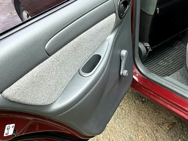 Красный ЗАЗ Ланос, объемом двигателя 1.5 л и пробегом 74 тыс. км за 3200 $, фото 11 на Automoto.ua