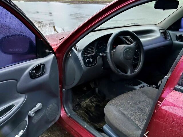 Красный ЗАЗ Ланос, объемом двигателя 1.5 л и пробегом 200 тыс. км за 2400 $, фото 3 на Automoto.ua