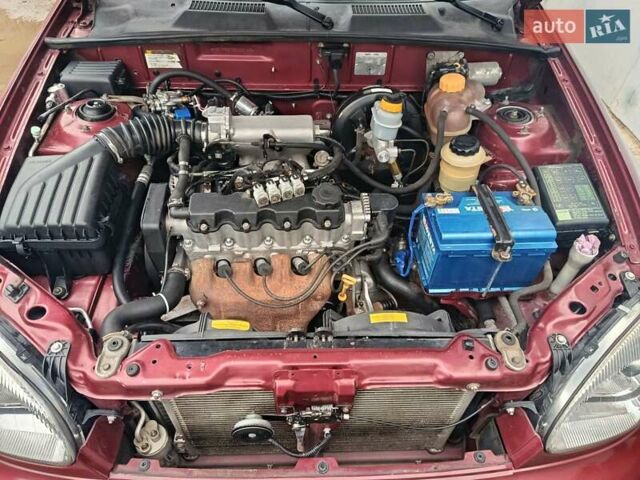 Красный ЗАЗ Ланос, объемом двигателя 1.5 л и пробегом 150 тыс. км за 2800 $, фото 3 на Automoto.ua