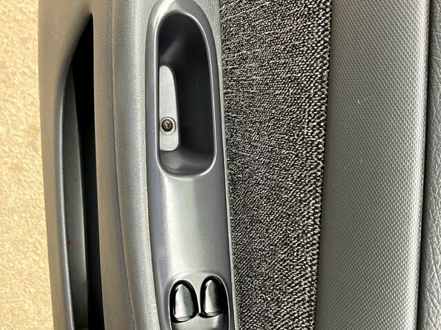 Красный ЗАЗ Ланос, объемом двигателя 1.5 л и пробегом 159 тыс. км за 3750 $, фото 7 на Automoto.ua