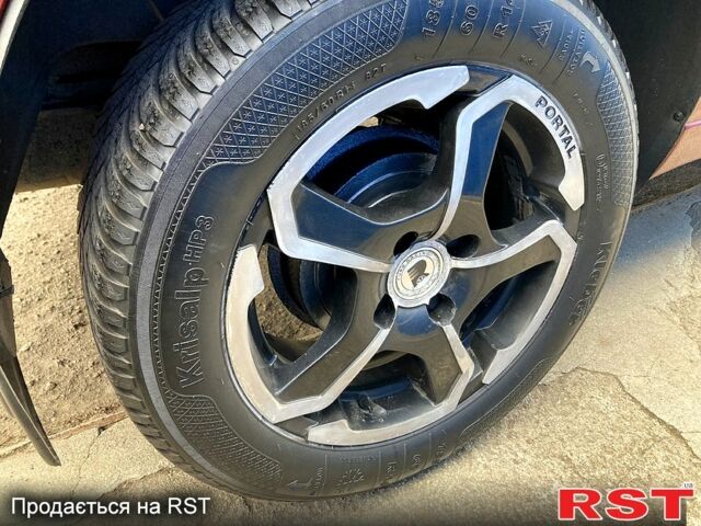 Красный ЗАЗ Ланос, объемом двигателя 1.5 л и пробегом 159 тыс. км за 3750 $, фото 9 на Automoto.ua