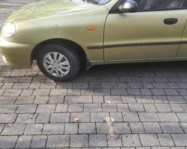 Желтый ЗАЗ Ланос, объемом двигателя 1.39 л и пробегом 130 тыс. км за 2000 $, фото 1 на Automoto.ua