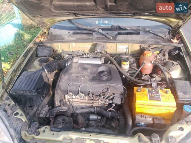 Жовтий ЗАЗ Ланос, об'ємом двигуна 1.39 л та пробігом 300 тис. км за 1350 $, фото 4 на Automoto.ua