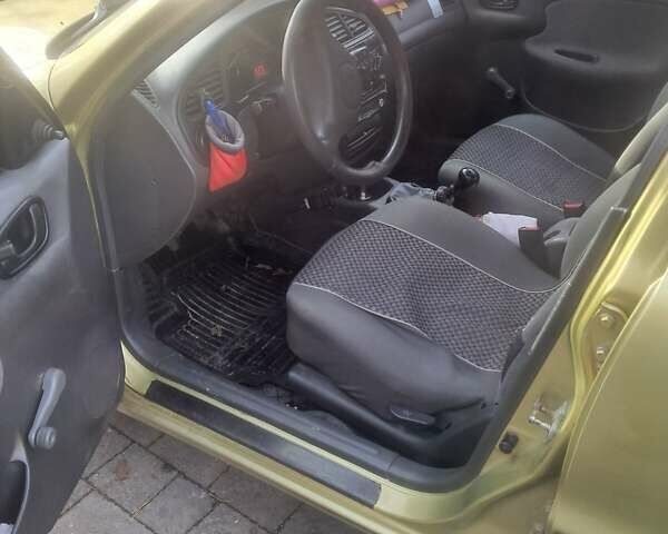 Желтый ЗАЗ Ланос, объемом двигателя 1.39 л и пробегом 130 тыс. км за 2000 $, фото 7 на Automoto.ua