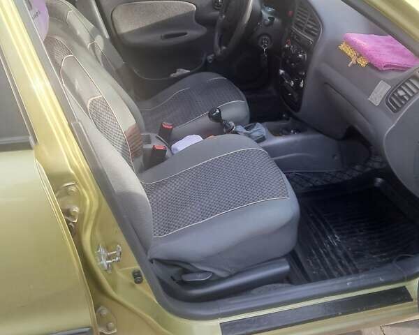 Желтый ЗАЗ Ланос, объемом двигателя 1.39 л и пробегом 130 тыс. км за 2000 $, фото 6 на Automoto.ua