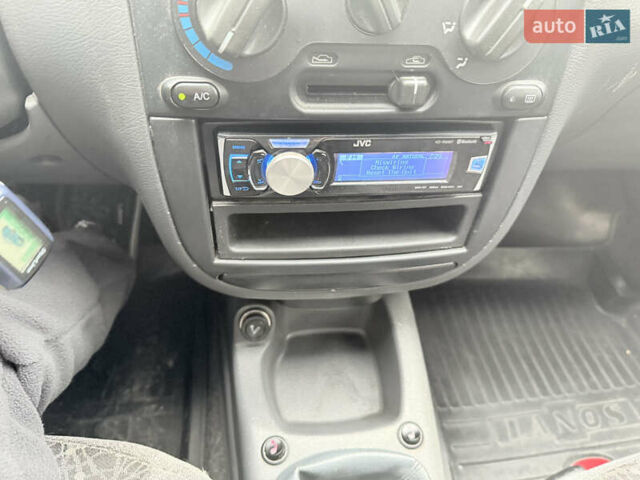 Желтый ЗАЗ Ланос, объемом двигателя 1.5 л и пробегом 219 тыс. км за 3200 $, фото 16 на Automoto.ua