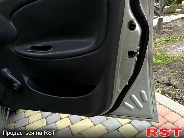 Сірий ЗАЗ Ланос, об'ємом двигуна 1.6 л та пробігом 120 тис. км за 3300 $, фото 9 на Automoto.ua