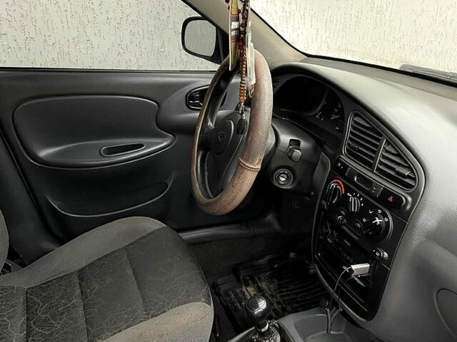 Сірий ЗАЗ Ланос, об'ємом двигуна 1.6 л та пробігом 120 тис. км за 3300 $, фото 10 на Automoto.ua