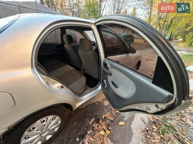 Сірий ЗАЗ Ланос, об'ємом двигуна 1.4 л та пробігом 175 тис. км за 1800 $, фото 14 на Automoto.ua