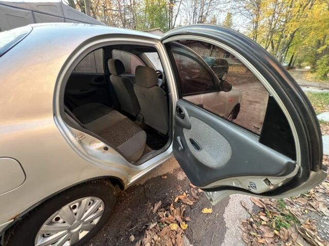 Сірий ЗАЗ Ланос, об'ємом двигуна 1.4 л та пробігом 175 тис. км за 1800 $, фото 13 на Automoto.ua