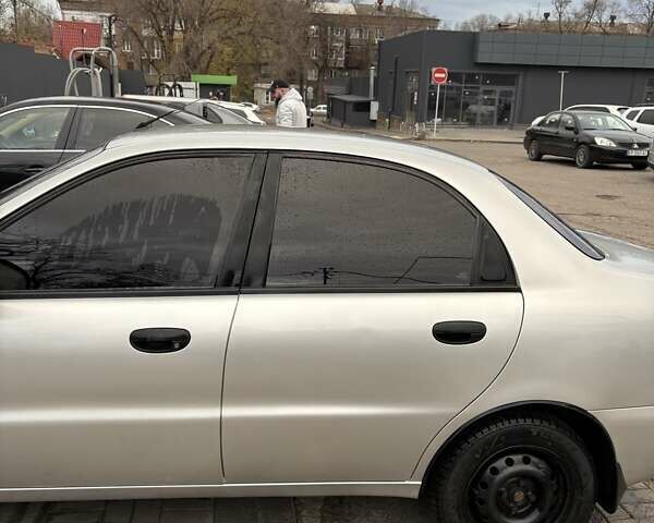 Серый ЗАЗ Ланос, объемом двигателя 1.39 л и пробегом 145 тыс. км за 2200 $, фото 2 на Automoto.ua