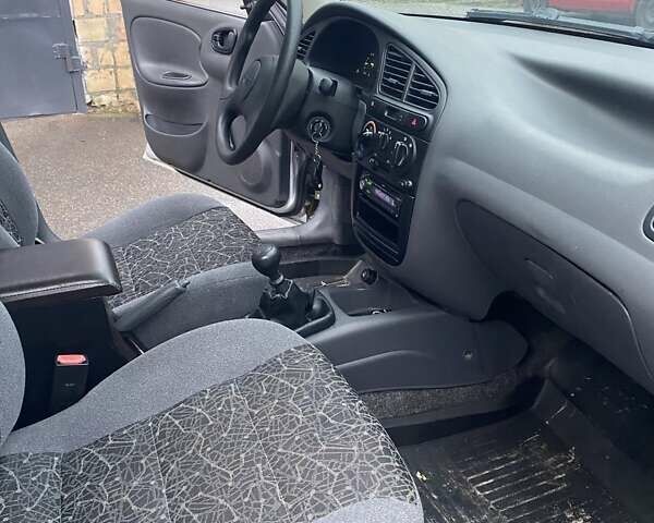 Сірий ЗАЗ Ланос, об'ємом двигуна 1.39 л та пробігом 69 тис. км за 2900 $, фото 38 на Automoto.ua