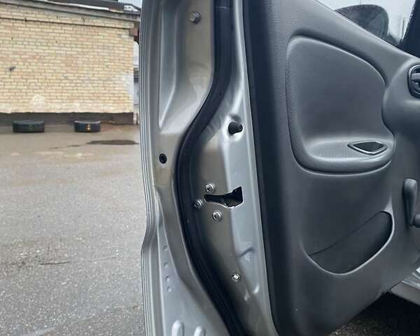 Сірий ЗАЗ Ланос, об'ємом двигуна 1.39 л та пробігом 69 тис. км за 2900 $, фото 43 на Automoto.ua