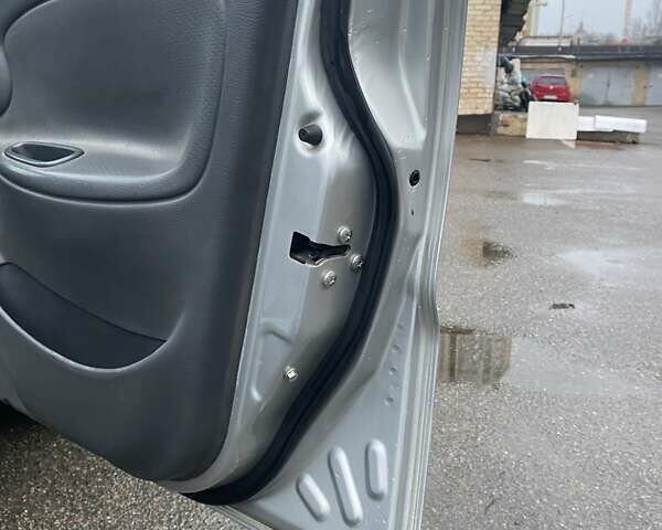 Сірий ЗАЗ Ланос, об'ємом двигуна 1.39 л та пробігом 69 тис. км за 2900 $, фото 46 на Automoto.ua