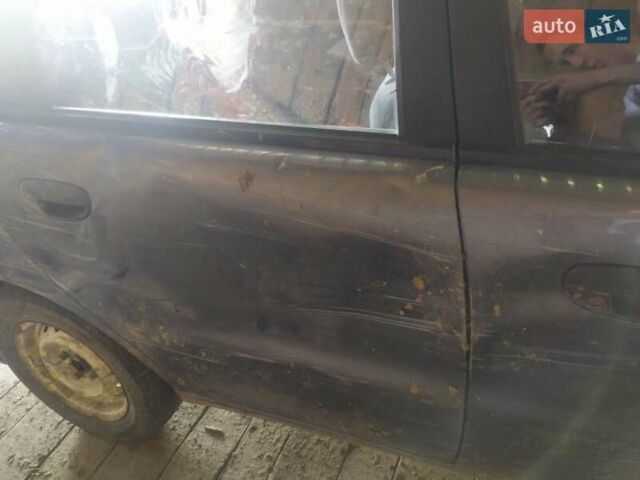 Сірий ЗАЗ Ланос, об'ємом двигуна 1.5 л та пробігом 180 тис. км за 1100 $, фото 1 на Automoto.ua