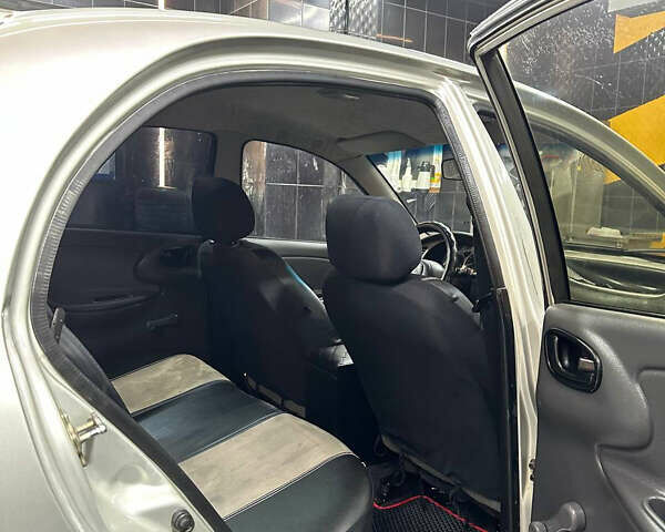 Сірий ЗАЗ Ланос, об'ємом двигуна 1.6 л та пробігом 270 тис. км за 1999 $, фото 16 на Automoto.ua