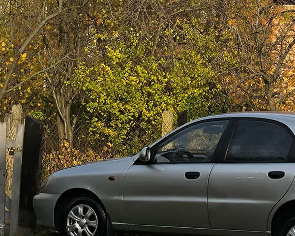 Сірий ЗАЗ Ланос, об'ємом двигуна 1.6 л та пробігом 270 тис. км за 1999 $, фото 10 на Automoto.ua