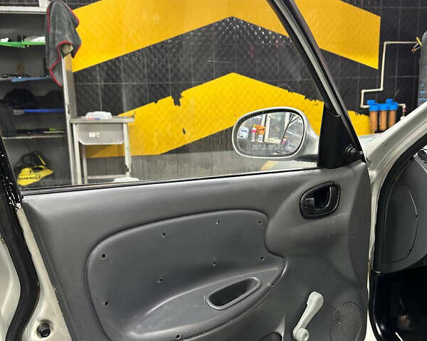 Сірий ЗАЗ Ланос, об'ємом двигуна 1.6 л та пробігом 270 тис. км за 1999 $, фото 19 на Automoto.ua