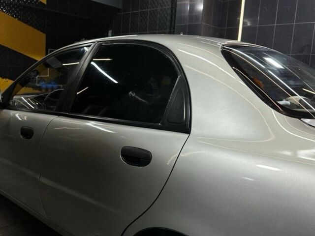 Сірий ЗАЗ Ланос, об'ємом двигуна 1.6 л та пробігом 270 тис. км за 1999 $, фото 4 на Automoto.ua