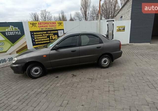 Сірий ЗАЗ Ланос, об'ємом двигуна 1.5 л та пробігом 158 тис. км за 3300 $, фото 1 на Automoto.ua