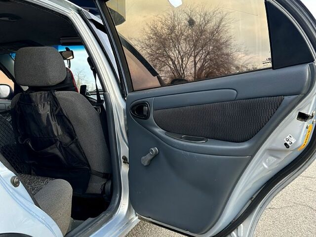 Сірий ЗАЗ Ланос, об'ємом двигуна 1.5 л та пробігом 119 тис. км за 3200 $, фото 11 на Automoto.ua