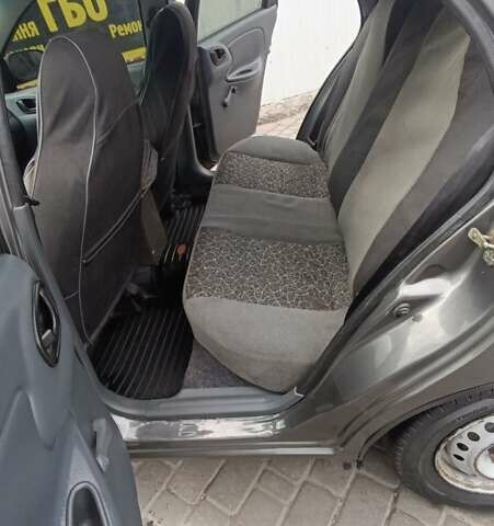 Сірий ЗАЗ Ланос, об'ємом двигуна 1.5 л та пробігом 158 тис. км за 3300 $, фото 2 на Automoto.ua