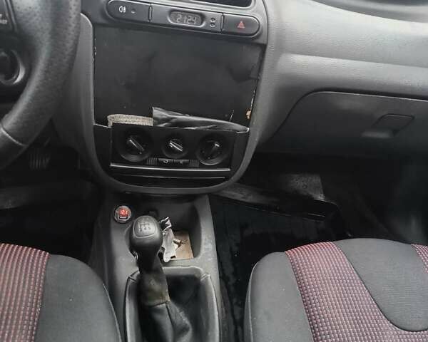 Синий ЗАЗ Ланос, объемом двигателя 1.3 л и пробегом 153 тыс. км за 2000 $, фото 10 на Automoto.ua