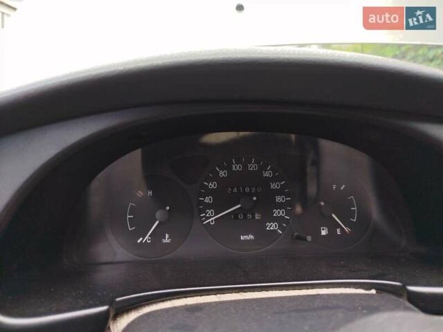 Зеленый ЗАЗ Ланос, объемом двигателя 1.39 л и пробегом 242 тыс. км за 1100 $, фото 3 на Automoto.ua