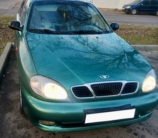 Зелений ЗАЗ Ланос, об'ємом двигуна 1.6 л та пробігом 210 тис. км за 1999 $, фото 1 на Automoto.ua