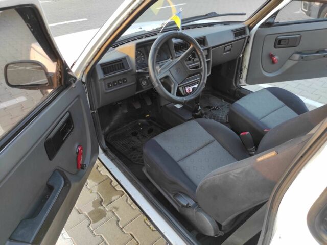Белый ЗАЗ Нова, объемом двигателя 1.3 л и пробегом 165 тыс. км за 950 $, фото 6 на Automoto.ua