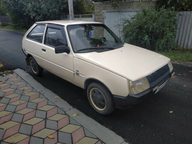 Бежевый ЗАЗ Нова, объемом двигателя 1.2 л и пробегом 219 тыс. км за 677 $, фото 1 на Automoto.ua