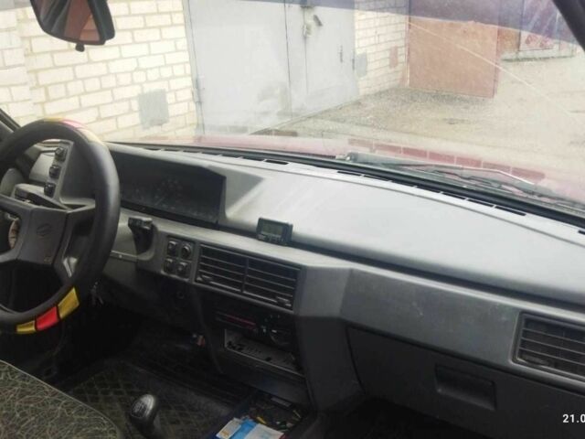 Красный ЗАЗ Нова, объемом двигателя 1.2 л и пробегом 250 тыс. км за 639 $, фото 3 на Automoto.ua