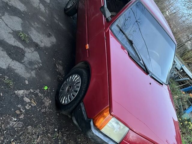 Красный ЗАЗ Нова, объемом двигателя 1.2 л и пробегом 92 тыс. км за 1100 $, фото 1 на Automoto.ua