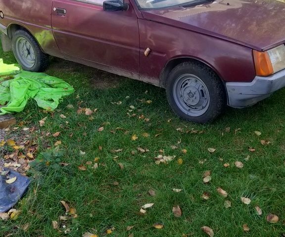 Красный ЗАЗ Нова, объемом двигателя 1.2 л и пробегом 73 тыс. км за 850 $, фото 1 на Automoto.ua