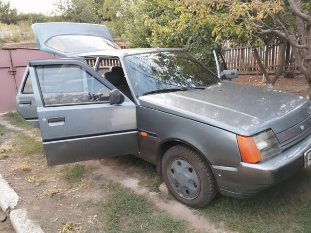 Серый ЗАЗ Нова, объемом двигателя 1.3 л и пробегом 130 тыс. км за 1500 $, фото 4 на Automoto.ua