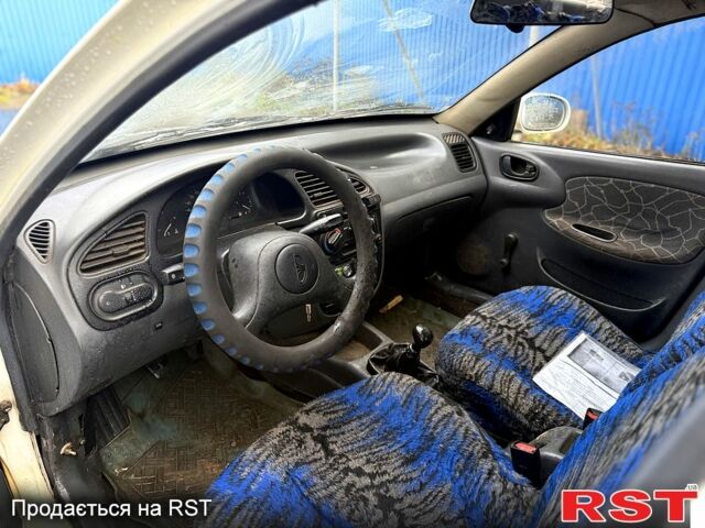 Білий ЗАЗ Sens, об'ємом двигуна 1.3 л та пробігом 150 тис. км за 1250 $, фото 6 на Automoto.ua