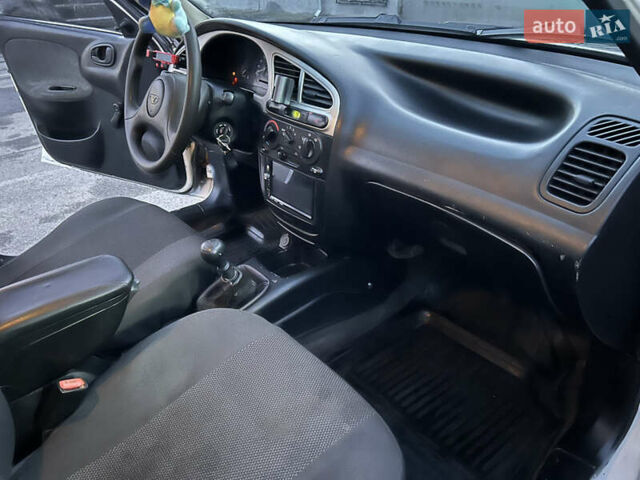 Білий ЗАЗ Sens, об'ємом двигуна 1.3 л та пробігом 168 тис. км за 1480 $, фото 6 на Automoto.ua