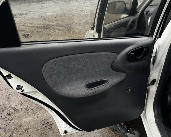 Белый ЗАЗ Сенс, объемом двигателя 1.3 л и пробегом 145 тыс. км за 1600 $, фото 7 на Automoto.ua