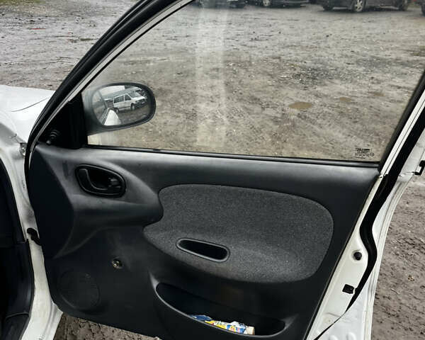 Белый ЗАЗ Сенс, объемом двигателя 1.3 л и пробегом 145 тыс. км за 1600 $, фото 14 на Automoto.ua