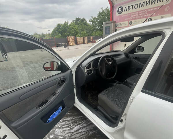 Білий ЗАЗ Sens, об'ємом двигуна 1.3 л та пробігом 125 тис. км за 2600 $, фото 4 на Automoto.ua