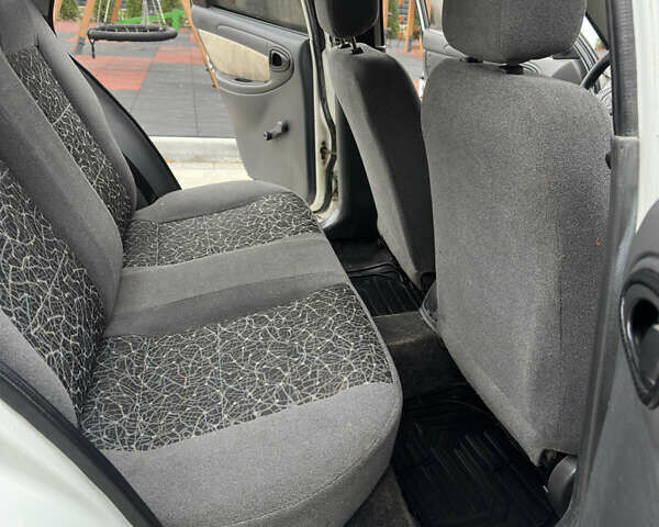 Білий ЗАЗ Sens, об'ємом двигуна 1.3 л та пробігом 243 тис. км за 1250 $, фото 14 на Automoto.ua