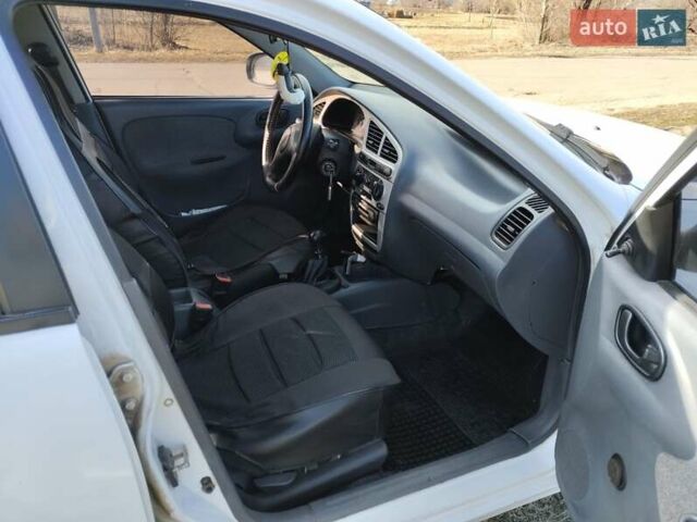 Белый ЗАЗ Сенс, объемом двигателя 1.3 л и пробегом 185 тыс. км за 3000 $, фото 4 на Automoto.ua
