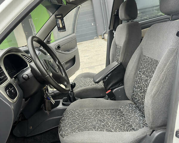 Білий ЗАЗ Sens, об'ємом двигуна 1.3 л та пробігом 243 тис. км за 1250 $, фото 17 на Automoto.ua