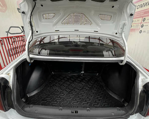Білий ЗАЗ Sens, об'ємом двигуна 1.3 л та пробігом 125 тис. км за 2600 $, фото 8 на Automoto.ua