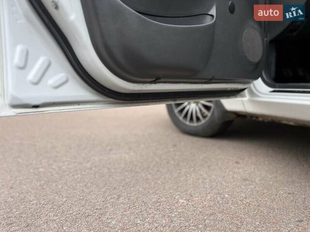 Білий ЗАЗ Sens, об'ємом двигуна 1.3 л та пробігом 180 тис. км за 2650 $, фото 12 на Automoto.ua