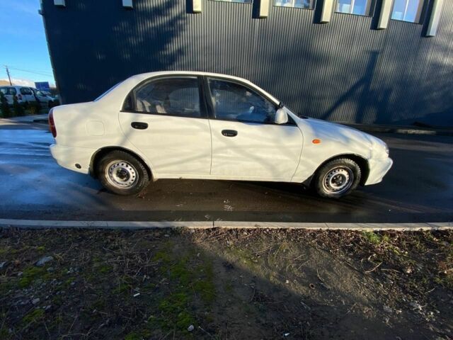 Белый ЗАЗ Сенс, объемом двигателя 1.3 л и пробегом 145 тыс. км за 2350 $, фото 1 на Automoto.ua